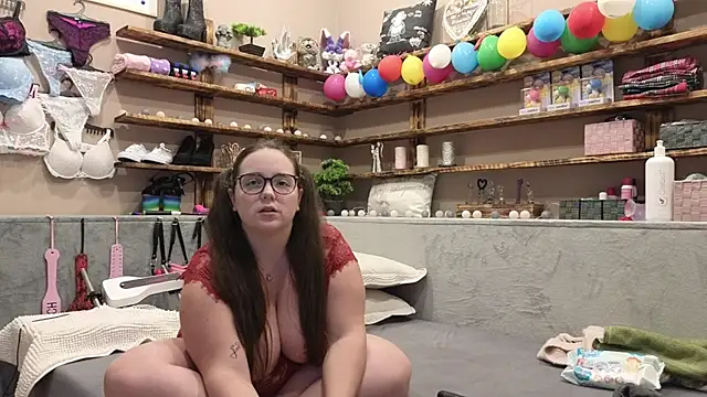 Snapshot of Kimberly-Caprice chatting on February 7, 4:14 pm Kimberly-Caprice online show from February 7, 4:14 pm
