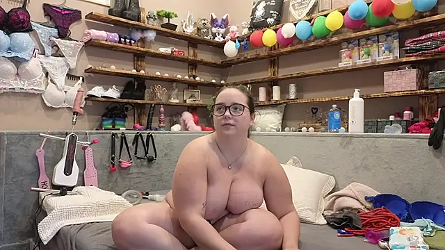 Snapshot of Kimberly-Caprice chatting on February 15, 8:11 am Kimberly-Caprice online show from February 15, 8:11 am