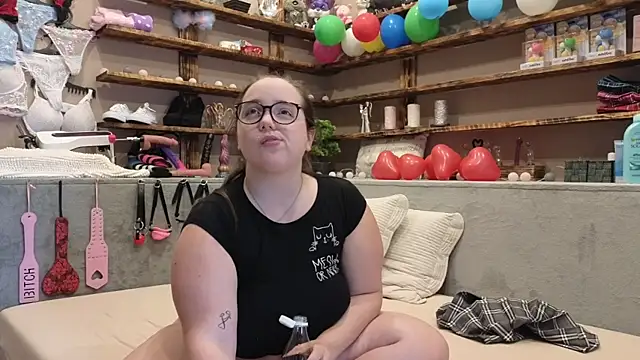 Snapshot of Kimberly-Caprice chatting on March 17, 11:21 am Kimberly-Caprice online show from March 17, 11:21 am