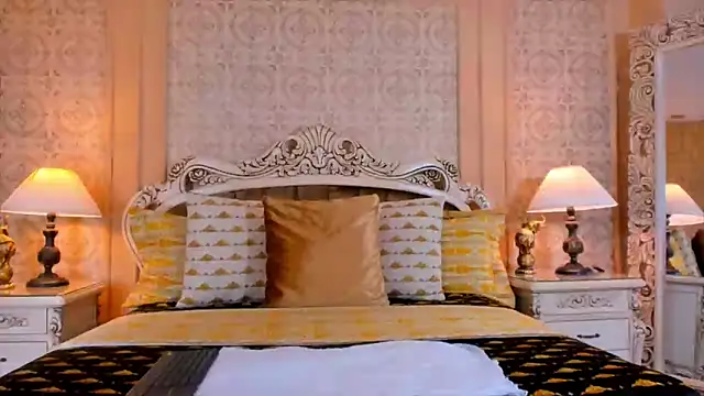 OrianaRodhes online show from January 18, 8:51 pm