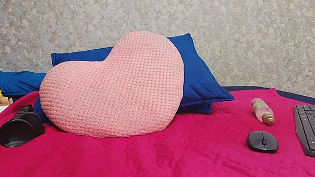 nicol f online show from March 3, 10:20 pm