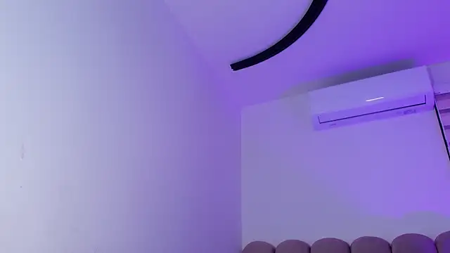 Snapshot of nicol_f chatting on March 13, 3:35 am nicol f online show from March 13, 3:35 am