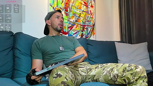 Snapshot of tommy_raym0ndg chatting on October 18, 3:24 pm tommy raym0ndg online show from October 18, 3:24 pm