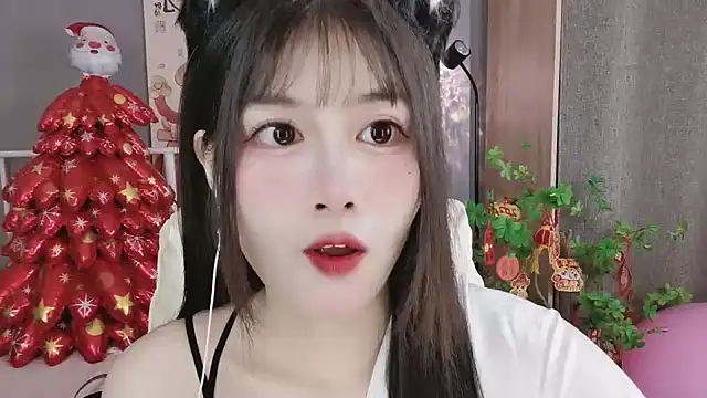 Snapshot of Nancy-Cindy chatting on February 23, 10:20 pm Nancy-Cindy online show from February 23, 10:20 pm