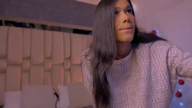 Snapshot of Isa_Little_Star chatting on December 3, 8:51 pm Isa Little Star online show from December 3, 8:51 pm