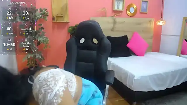 scarlet-foox online show from September 11, 12:05 pm