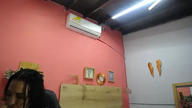 scarlet-foox online show from November 13, 12:15 pm