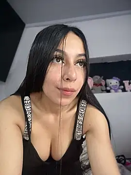 Snapshot of DulceMiia_ chatting on May 22, 9:53 pm DulceMiia online show from May 22, 9:53 pm