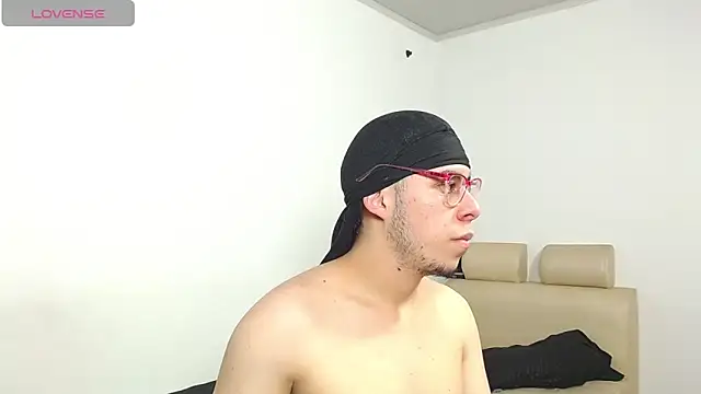 Hot Teens69 online show from December 29, 2:06 am