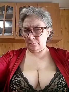 Snapshot of IrinaSweet54 chatting on March 13, 8:10 am IrinaSweet54 online show from March 13, 8:10 am