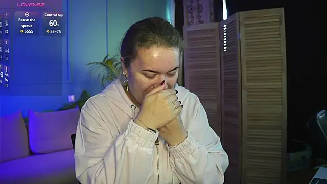 Snapshot of Ariell_Margot_ chatting on October 18, 6:26 am Ariell Margot  online show from October 18, 6:26 am