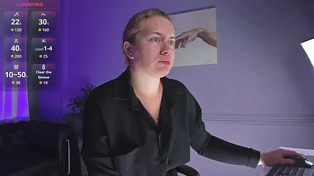 Snapshot of Ariell_Margot_ chatting on October 21, 9:32 am Ariell Margot  online show from October 21, 9:32 am