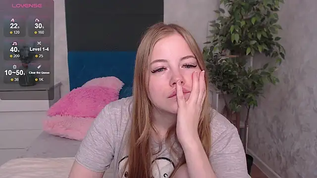 Snapshot of JennyyHot chatting on December 2, 4:18 am JennyyHot online show from December 2, 4:18 am