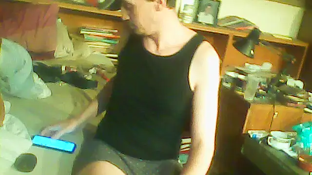 HOTMENVERYHOT online show from April 17, 5:38 pm