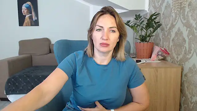 Snapshot of Mallinia chatting on October 11, 12:04 pm Mallinia online show from October 11, 12:04 pm