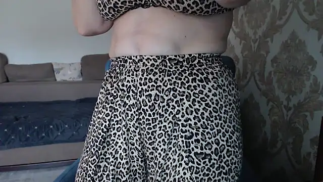 Snapshot of Mallinia chatting on October 23, 8:46 am Mallinia online show from October 23, 8:46 am