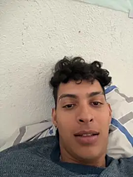 Snapshot of ValenSuarez25 chatting on July 20, 3:36 pm ValenSuarez25 online show from July 20, 3:36 pm