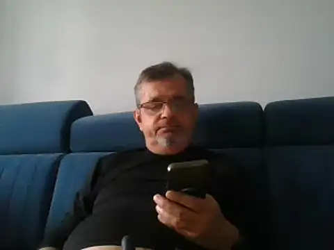 Snapshot of axecoman60 chatting on February 1, 11:54 am axecoman60 online show from February 1, 11:54 am