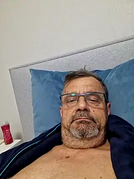 Snapshot of axecoman60 chatting on February 28, 6:09 pm axecoman60 online show from February 28, 6:09 pm