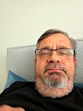 Snapshot of axecoman60 chatting on April 6, 11:55 am axecoman60 online show from April 6, 11:55 am