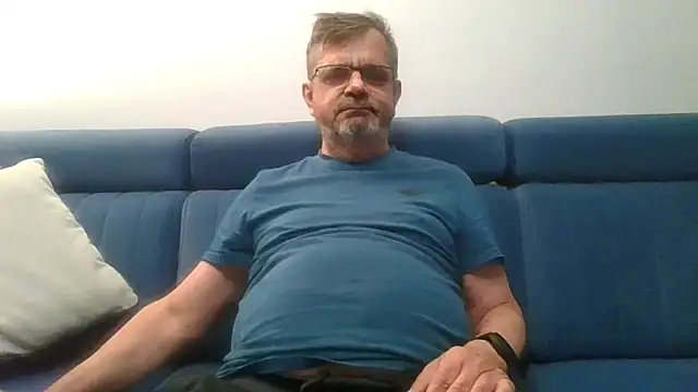 Snapshot of axecoman60 chatting on April 30, 7:09 pm axecoman60 online show from April 30, 7:09 pm