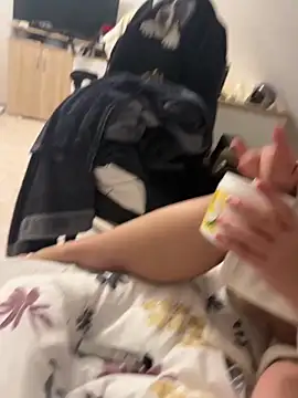 Snapshot of _Hidden_couple_ chatting on December 17, 4:13 pm Hidden couple online show from December 17, 4:13 pm