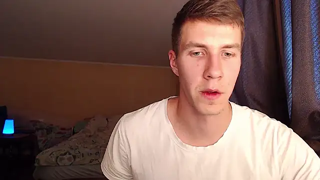 Snapshot of Chris_Brien chatting on October 21, 10:05 am Chris Brien online show from October 21, 10:05 am