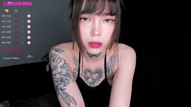 Dark Ester online show from October 3, 4:37 pm