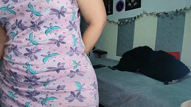 Snapshot of scarlett__morgan chatting on March 6, 2:13 pm scarlett morgan online show from March 6, 2:13 pm