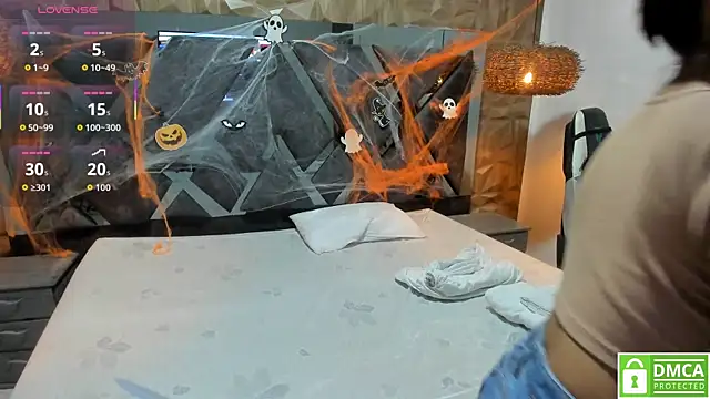 Rose Evans   online show from November 2, 4:59 am