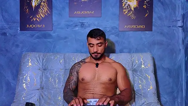 Snapshot of ERIC_HARRISON chatting on October 13, 8:42 pm ERIC HARRISON online show from October 13, 8:42 pm