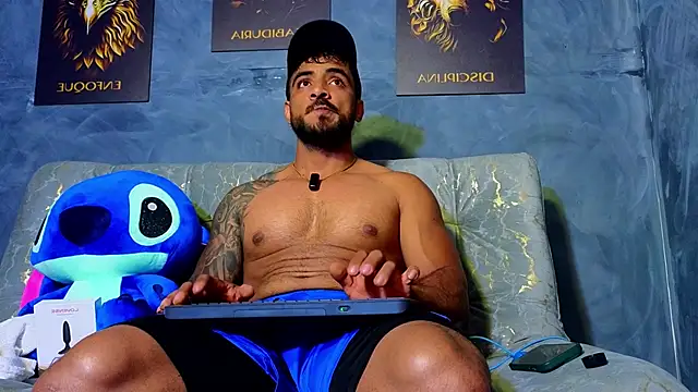 Snapshot of ERIC_HARRISON chatting on October 18, 2:47 am ERIC HARRISON online show from October 18, 2:47 am