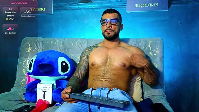 Snapshot of ERIC_HARRISON chatting on November 2, 8:44 pm ERIC HARRISON online show from November 2, 8:44 pm