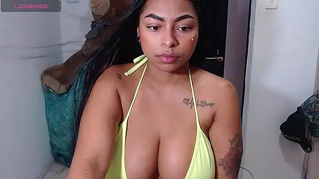 Snapshot of alanajonees22 chatting on February 6, 3:41 pm alanajonees22 online show from February 6, 3:41 pm