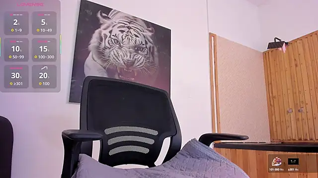 Snapshot of Luke__09 chatting on October 5, 11:19 am Luke  09 online show from October 5, 11:19 am