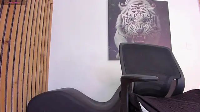 Snapshot of Luke__09 chatting on October 14, 11:33 am Luke  09 online show from October 14, 11:33 am