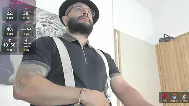 Snapshot of Luke__09 chatting on October 18, 11:11 am Luke  09 online show from October 18, 11:11 am