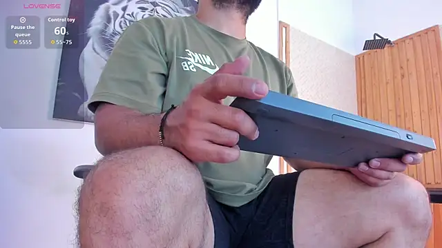 Snapshot of Luke__09 chatting on October 20, 12:16 pm Luke  09 online show from October 20, 12:16 pm