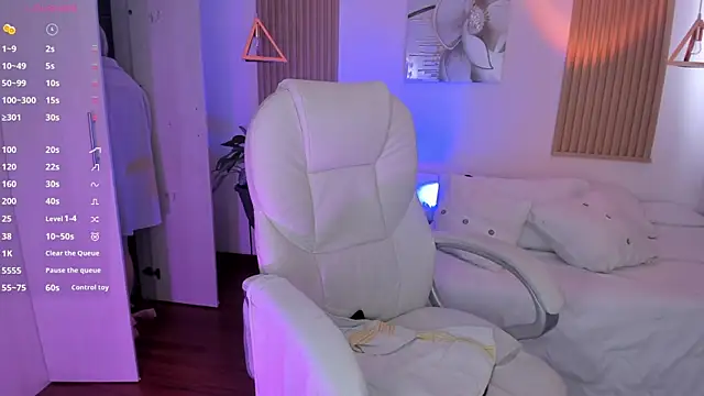 Snapshot of Kendall_Bunnyy chatting on March 13, 6:23 pm Kendall Bunnyy online show from March 13, 6:23 pm