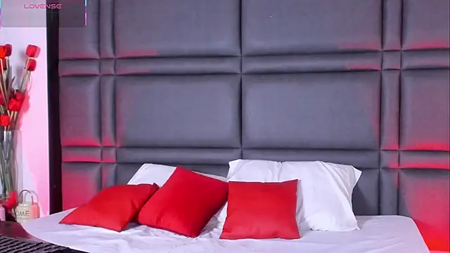 SaraDreamss online show from March 25, 1:50 pm