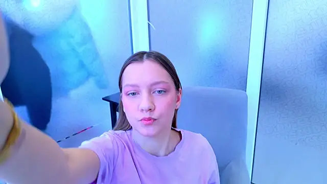 Snapshot of AliceBrayan chatting on February 15, 5:30 am AliceBrayan online show from February 15, 5:30 am