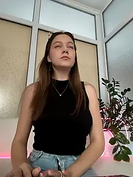 Snapshot of AliceBrayan chatting on March 16, 5:14 am AliceBrayan online show from March 16, 5:14 am