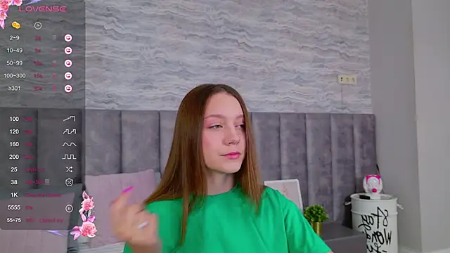 Snapshot of AliceBrayan chatting on March 21, 5:11 am AliceBrayan online show from March 21, 5:11 am