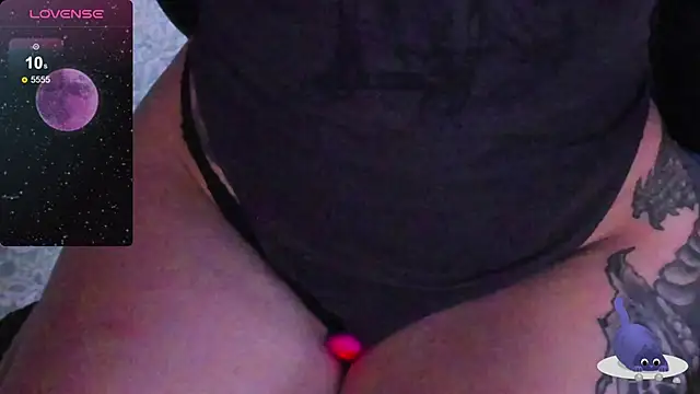 Snapshot of Ghosty_Doll chatting on December 11, 8:07 pm Ghosty Doll online show from December 11, 8:07 pm