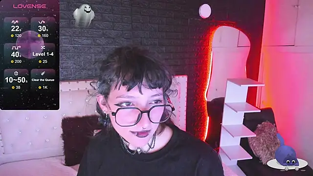 Snapshot of Ghosty_Doll chatting on December 17, 1:07 am Ghosty Doll online show from December 17, 1:07 am