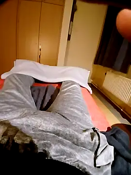 pascalino100 online show from April 1, 7:00 pm