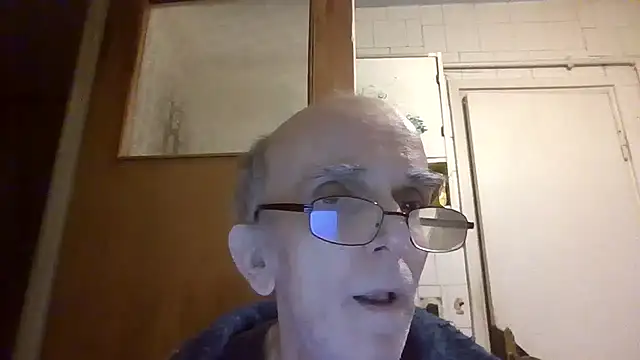 Snapshot of mariusica1@xh chatting on March 29, 4:29 pm mariusica1xh online show from March 29, 4:29 pm