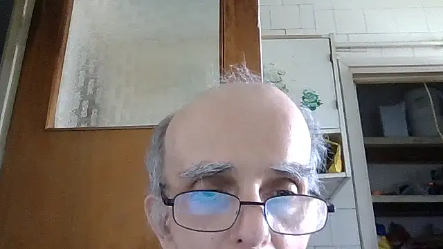 Snapshot of mariusica1@xh chatting on April 7, 11:54 am mariusica1xh online show from April 7, 11:54 am