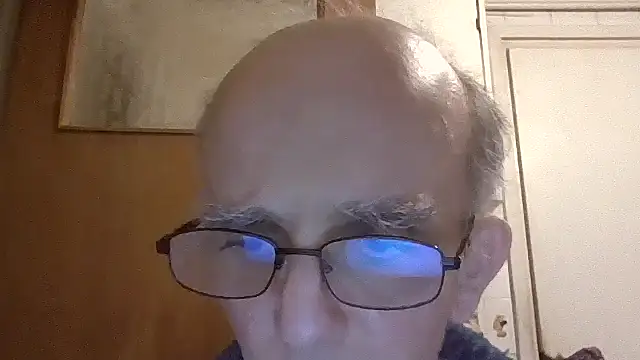 Snapshot of mariusica1@xh chatting on April 15, 8:31 pm mariusica1xh online show from April 15, 8:31 pm