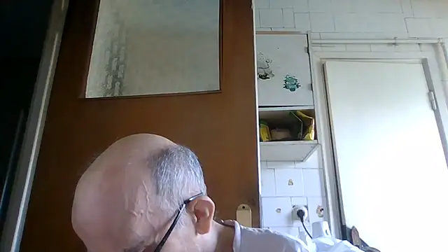 Snapshot of mariusica1@xh chatting on July 27, 12:34 pm mariusica1xh online show from July 27, 12:34 pm